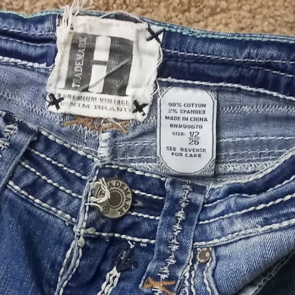 Trademark H shorts 26R - Picture 3 of 4